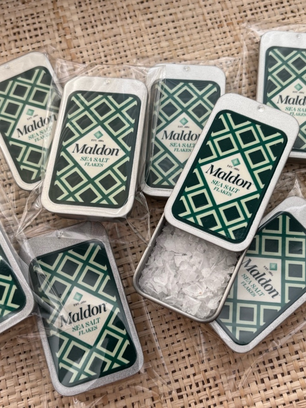 Maldon Sea Salt Flakes Pocket Tin - Picture 4 of 4